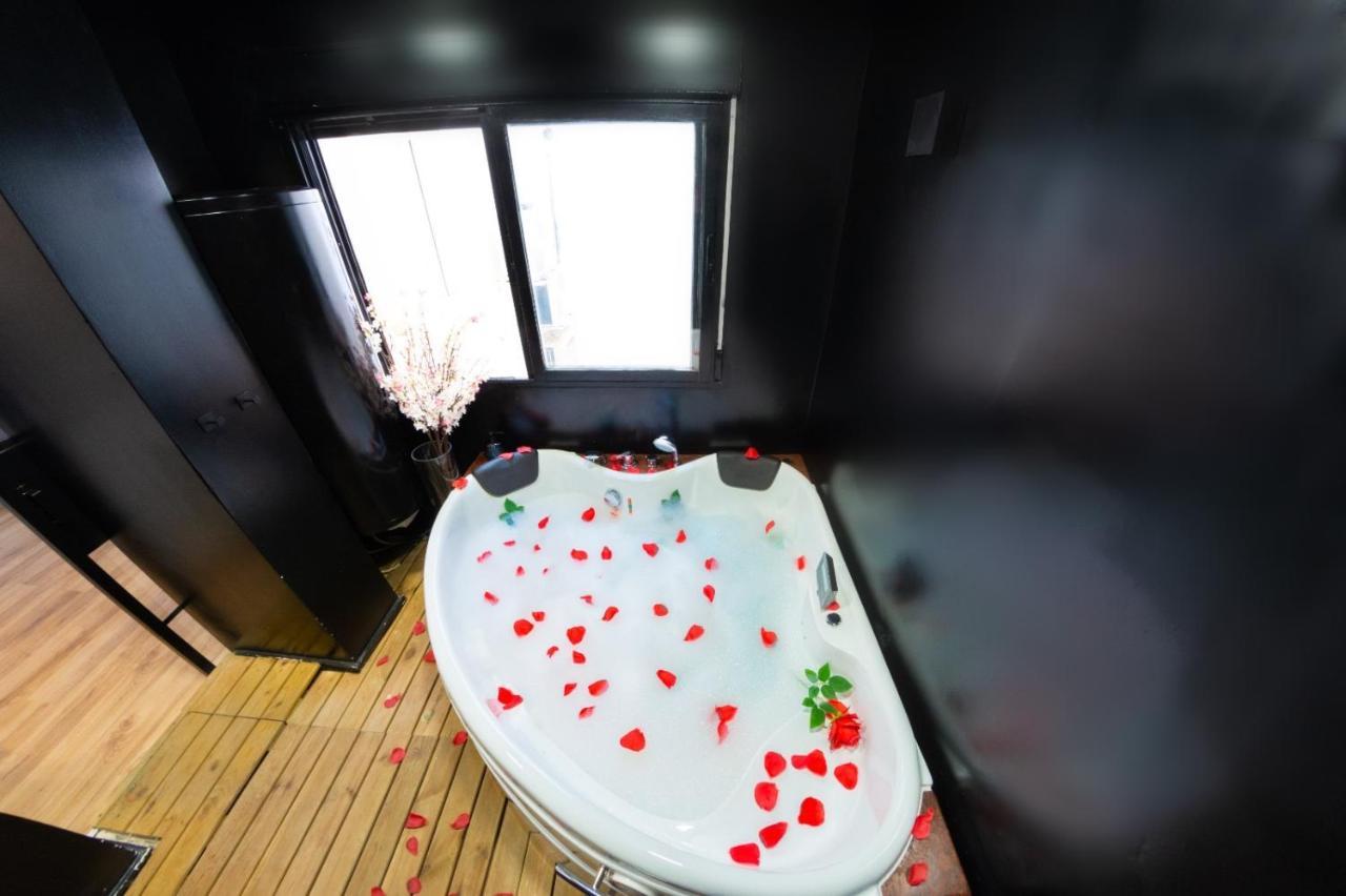 Modern Haven For Urban Explorers By Rems مالقة المظهر الخارجي الصورة